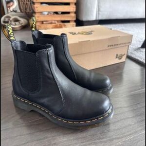 Dr Marten Chelsea Boots brand new condition W 8